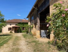 
PPretty property on 4600 m² of land facing the Pyrenees
Pretty property on 4600 m² of land facing the Pyrenees
